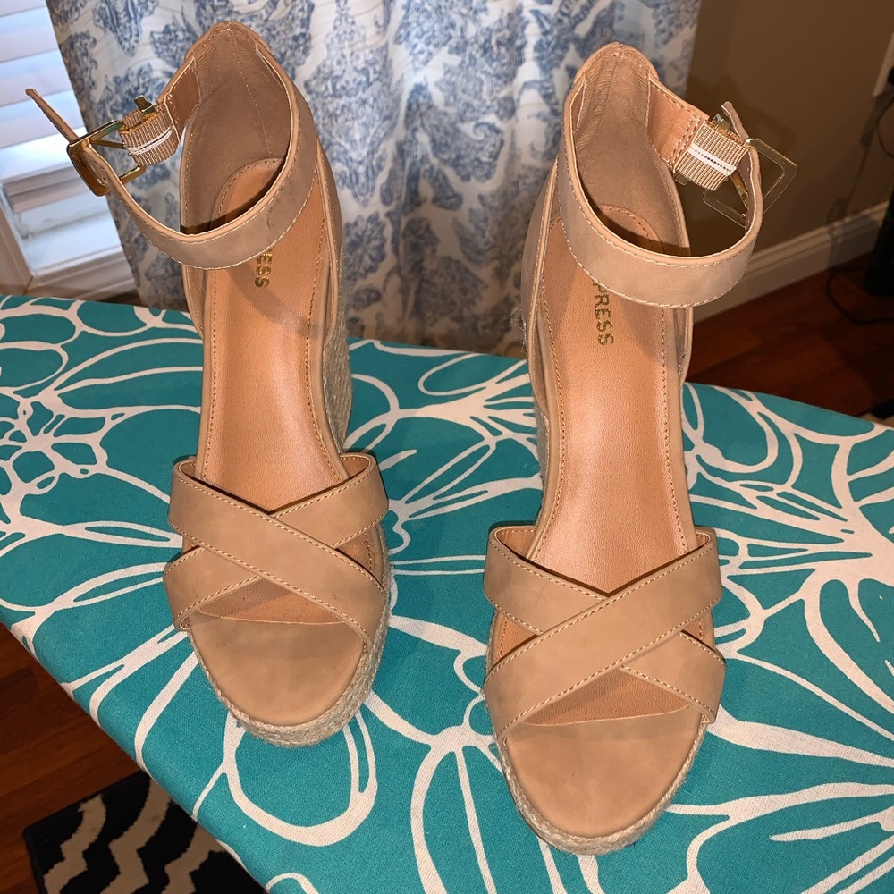 Express Wedges